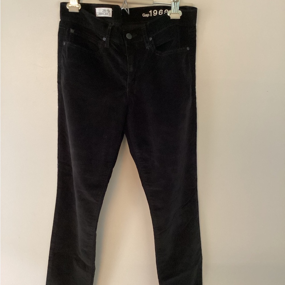 Gap Women's Black Jeans. Size 28. Great Condition. Black Fine Corduroy.